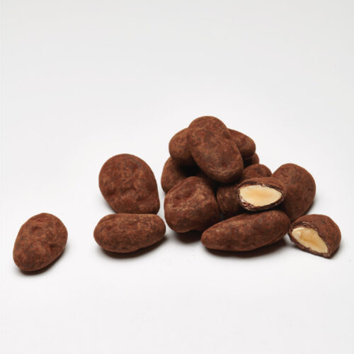 Esfèrics d'ametlla i xocolata negra elaborats per Lluc Crusellas