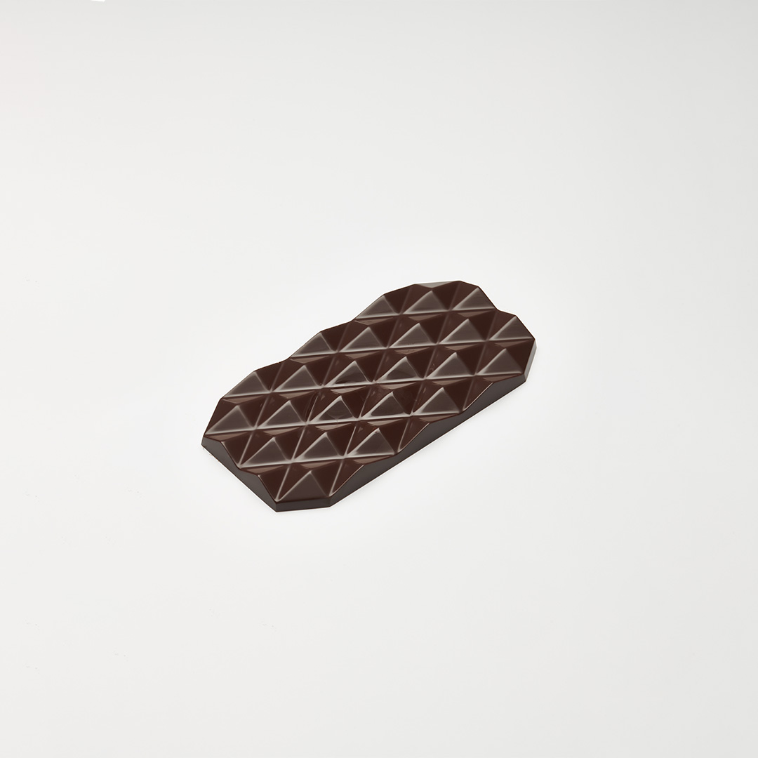 Rajola de xocolata negra i sal elaborada per Lluc Crusellas, el millor xocolater del món