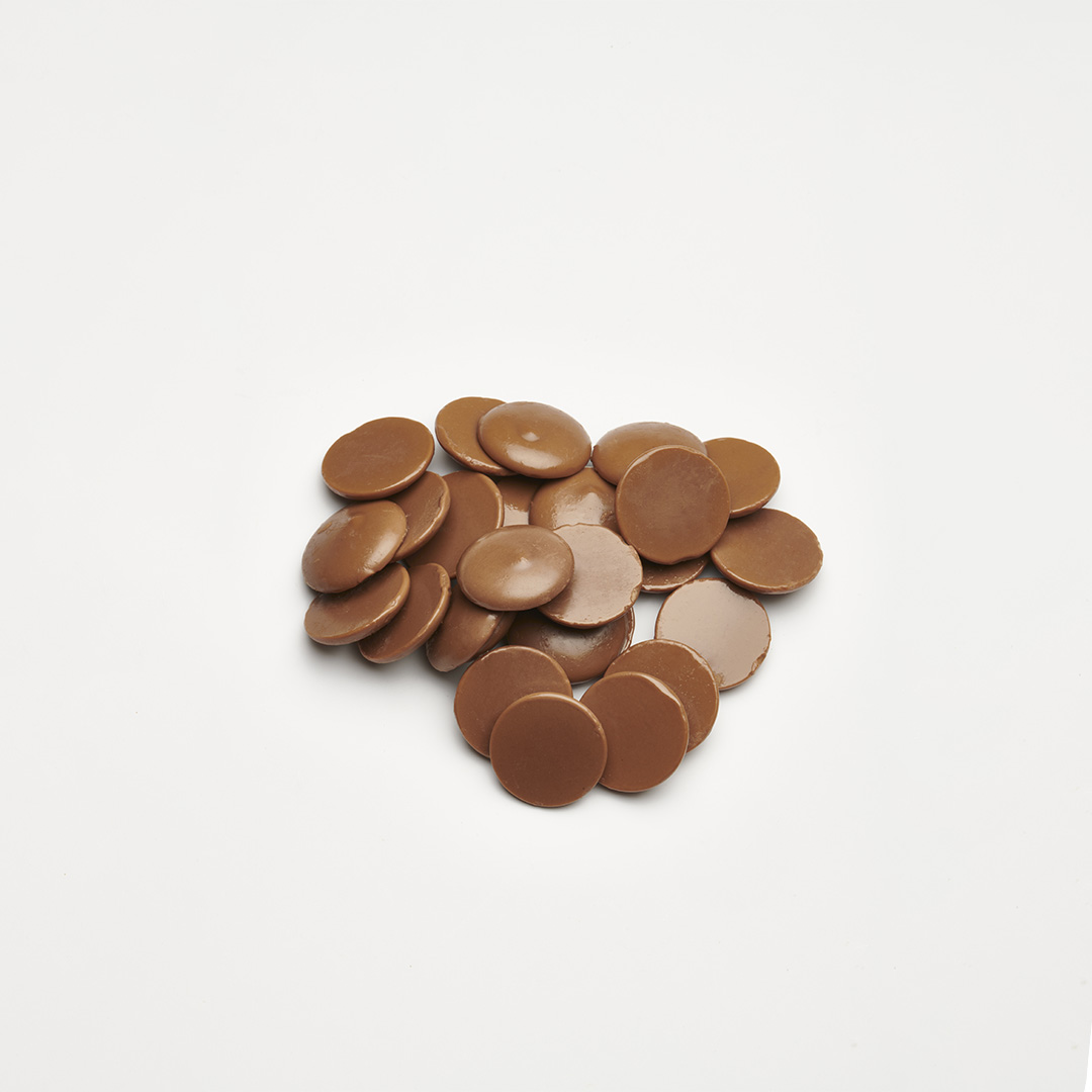 Gotes de xocolata amb llet elaborades per Lluc Crusellas, el millor xocolater del món